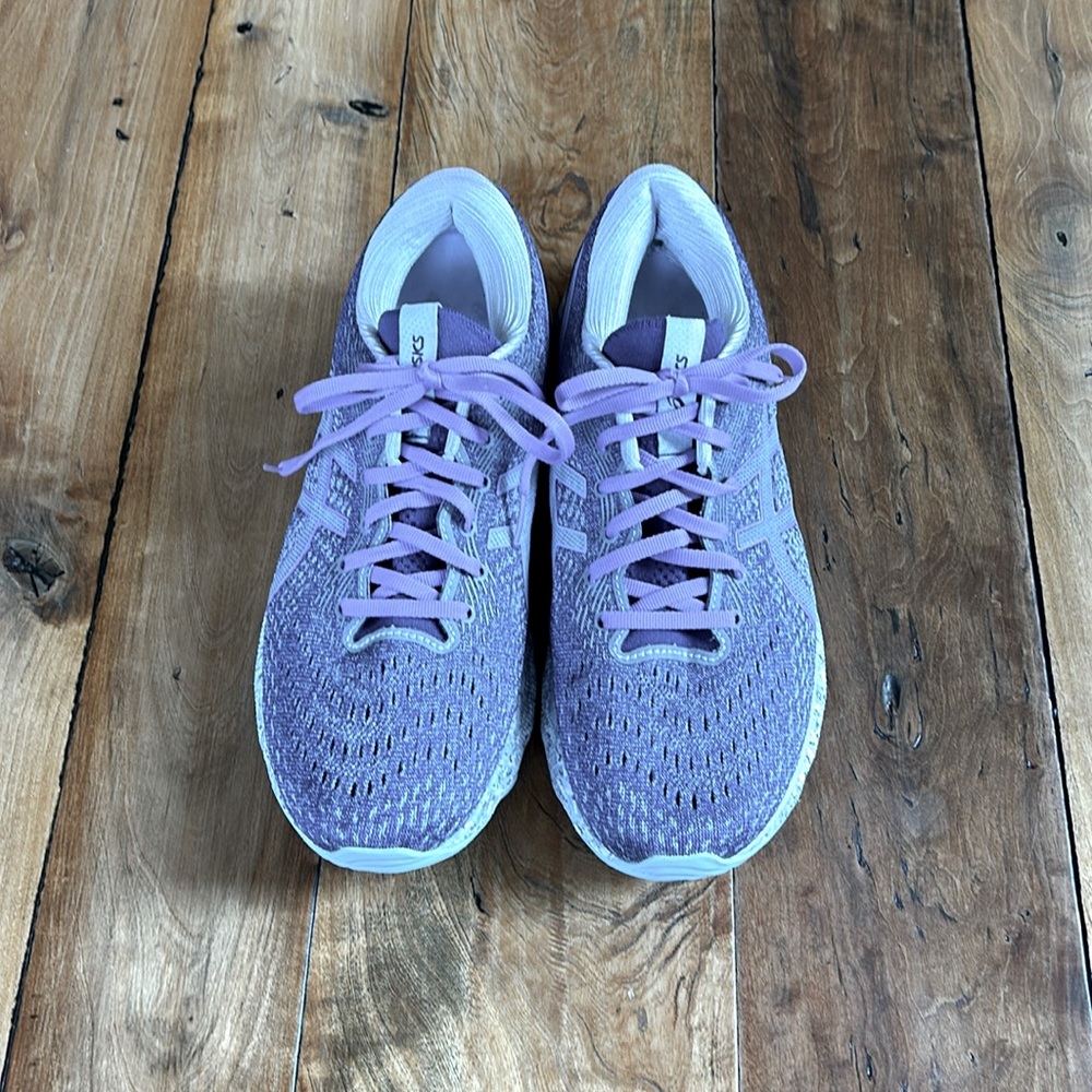 ASICS Gel-Nimbus shoes. Size 9